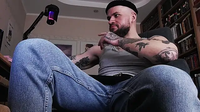 Snapshot of FindomJason chatting on March 1, 2026, 9:20 am FindomJason online show from March 1, 2026, 9:20 am