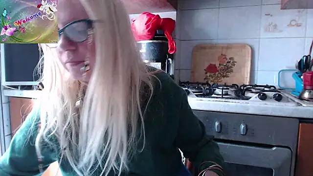 Snapshot of martachatte chatting on September 24, 2025, 7:48 am martachatte online show from September 24, 2025, 7:48 am