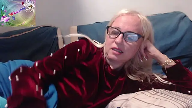 martachatte online show from October 11, 2025, 7:48 pm