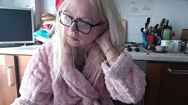 martachatte online show from February 10, 2026, 10:47 am