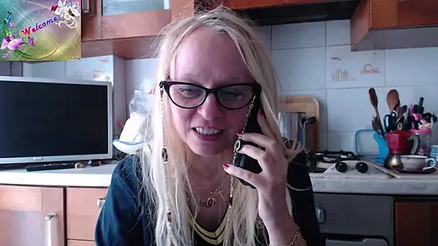 Snapshot of martachatte chatting on September 22, 2025, 7:14 am martachatte online show from September 22, 2025, 7:14 am