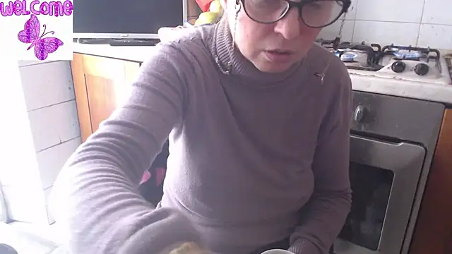 Snapshot of martachatte chatting on March 17, 2025, 7:24 am martachatte online show from March 17, 2025, 7:24 am