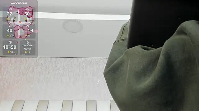 Rebeca jones online show from May 15, 2026, 12:14 pm