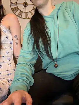 Mia G0ld online show from February 14, 2026, 5:57 pm