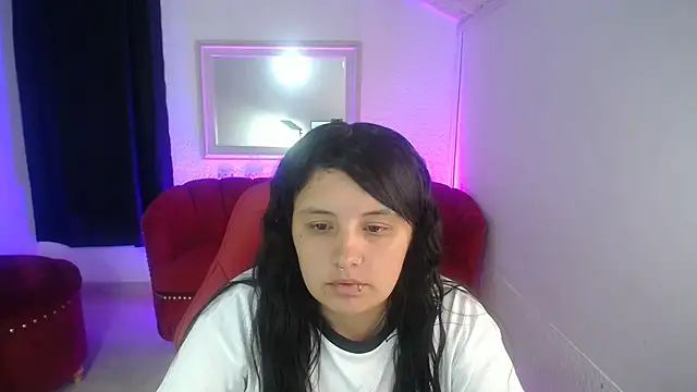 nathaly low1 online show from July 1, 2026, 1:33 pm