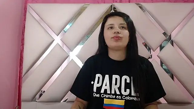 nathaly low1 online show from September 30, 2025, 3:23 am