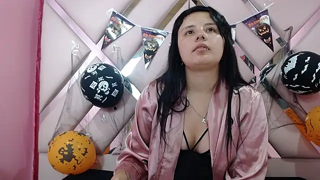 nathaly low1 online show from October 22, 2025, 3:06 am