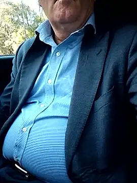 stiffandlubedxh online show from October 8, 2025, 9:04 pm