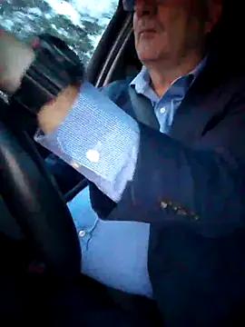 stiffandlubedxh online show from March 1, 2026, 8:09 pm