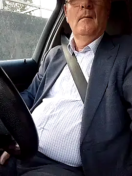 stiffandlubedxh online show from February 4, 2026, 8:26 pm