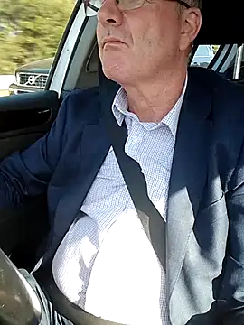 stiffandlubedxh online show from March 5, 2025, 6:33 am