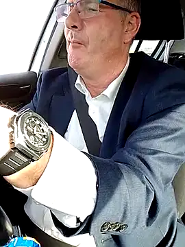 stiffandlubedxh online show from March 6, 2025, 6:41 am