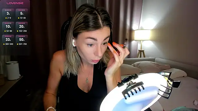 DannaEvan online show from November 28, 2025, 1:28 am