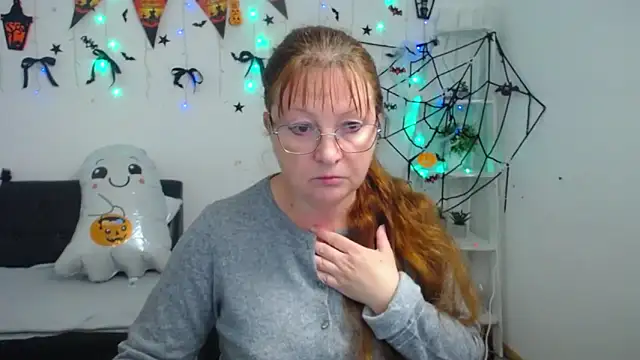 VanessaHotts online show from October 18, 2025, 5:09 am