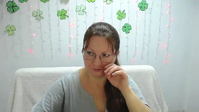 VanessaHotts online show from March 22, 2025, 9:24 am