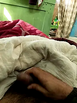 Snapshot of Sanny212 chatting on February 11, 2025, 4:44 am Sanny212 online show from February 11, 2025, 4:44 am