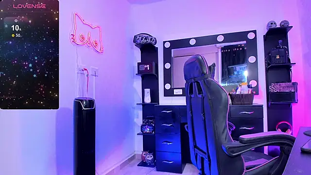 miss kitty online show from October 15, 2025, 11:24 pm