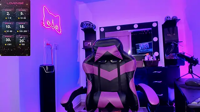 miss kitty online show from March 18, 2026, 12:03 am