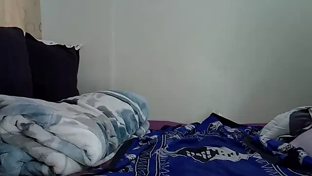 AddictiveAssCurves online show from December 5, 2025, 4:05 pm