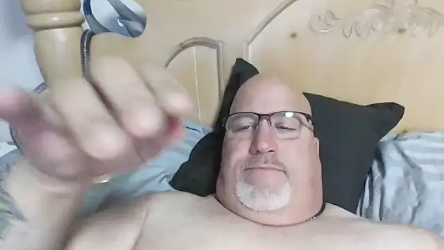 Bigbear0563 online show from October 31, 2025, 7:38 am