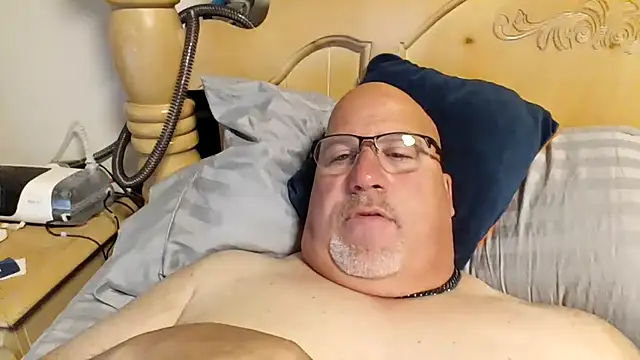 Bigbear0563 online show from May 10, 2026, 3:14 pm