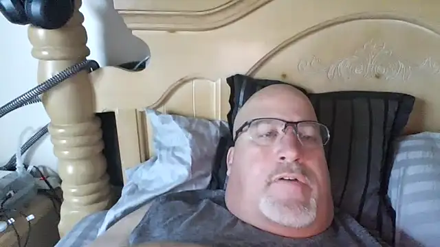 Bigbear0563 online show from October 19, 2025, 3:15 pm