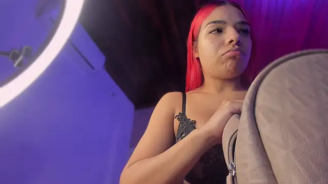 Emmily Savage online show from March 11, 2026, 11:48 am