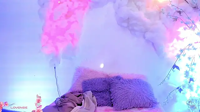 Snapshot of Mey_moon chatting on January 27, 2025, 8:39 pm Mey moon online show from January 27, 2025, 8:39 pm