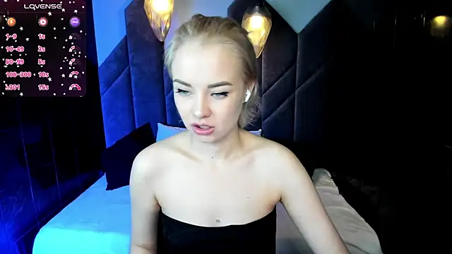 Snapshot of StephanieSweety chatting on February 25, 2025, 10:31 pm StephanieSweety online show from February 25, 2025, 10:31 pm