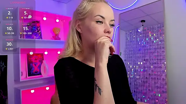 StephanieSweety online show from July 16, 2026, 5:54 pm