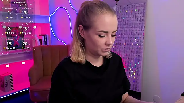 StephanieSweety online show from March 10, 2026, 5:17 pm