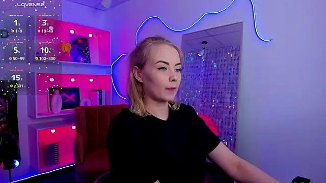 StephanieSweety online show from February 16, 2026, 5:44 pm