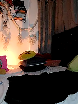 Snapshot of Piafisher1 chatting on October 25, 2025, 1:16 am Piafisher1 online show from October 25, 2025, 1:16 am