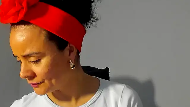 Sami Hotie1 online show from September 14, 2025, 8:20 pm