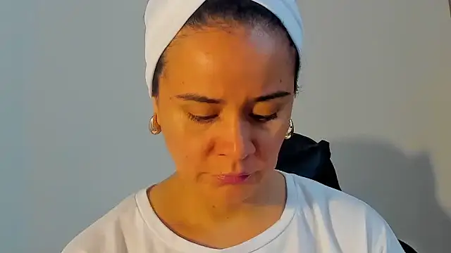 Sami Hotie1 online show from December 1, 2025, 12:33 am