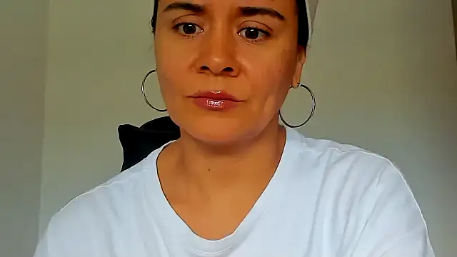 Sami Hotie1 online show from February 23, 2026, 9:04 pm