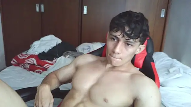 aresholland online show from November 18, 2025, 7:50 pm