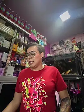 Snapshot of TamySweetness chatting on April 28, 2026, 3:49 pm TamySweetness online show from April 28, 2026, 3:49 pm