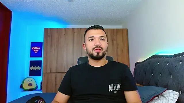 mathew vidal1 online show from November 15, 2025, 3:32 am