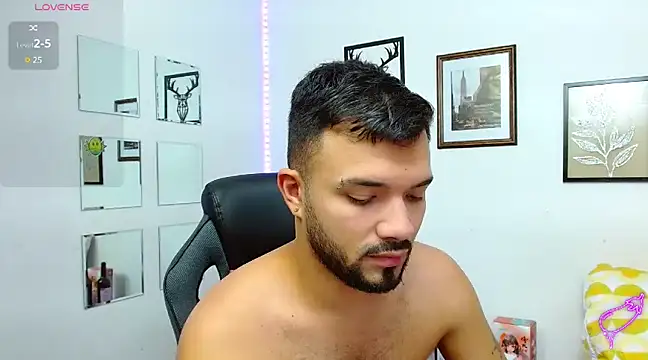 Snapshot of mathew_vidal1 chatting on March 3, 2025, 11:03 pm mathew vidal1 online show from March 3, 2025, 11:03 pm
