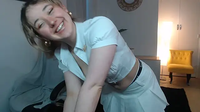 Crystal-dreamt online show from February 7, 2026, 10:12 am