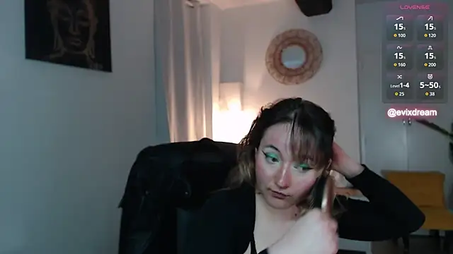 Crystal-dreamt online show from April 17, 2026, 12:19 pm