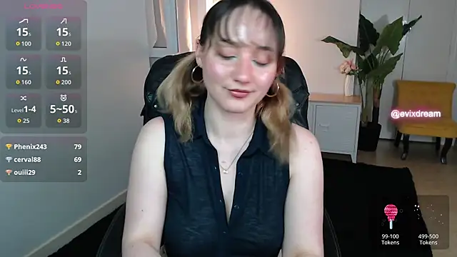 Crystal-dreamt online show from May 31, 2026, 6:31 pm
