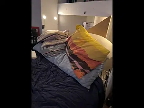 Snapshot of Helly069 chatting on November 4, 2025, 6:50 am Helly069 online show from November 4, 2025, 6:50 am