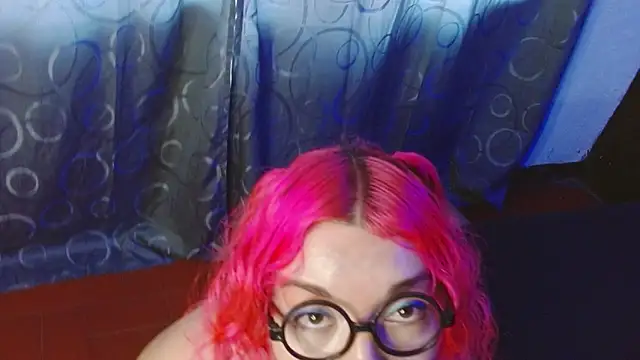 ASTRIDBULM online show from June 10, 2026, 2:51 pm