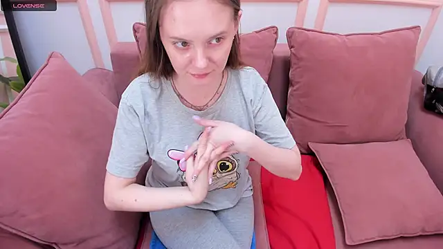 JannaVerdi  online show from October 20, 2025, 6:37 am