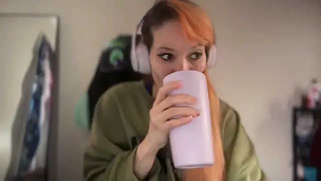 Snapshot of FRRANNKIE chatting on February 24, 2026, 3:24 pm FRRANNKIE online show from February 24, 2026, 3:24 pm