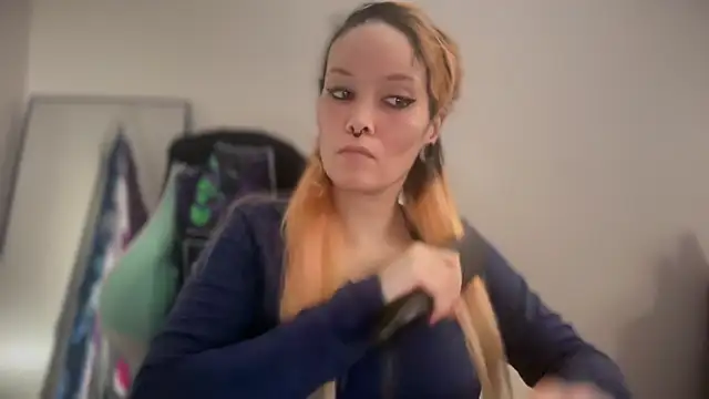 Snapshot of FRRANNKIE chatting on February 27, 2026, 5:24 pm FRRANNKIE online show from February 27, 2026, 5:24 pm