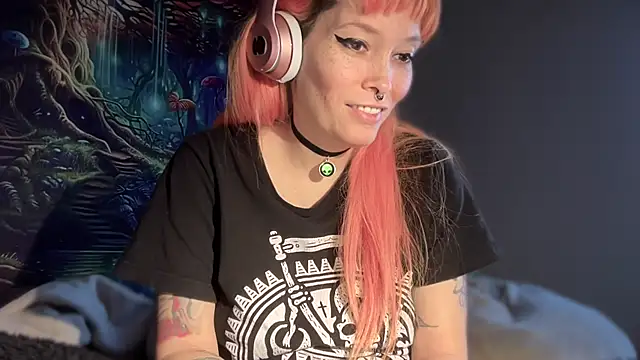 FRRANNKIE online show from December 22, 2025, 4:51 pm