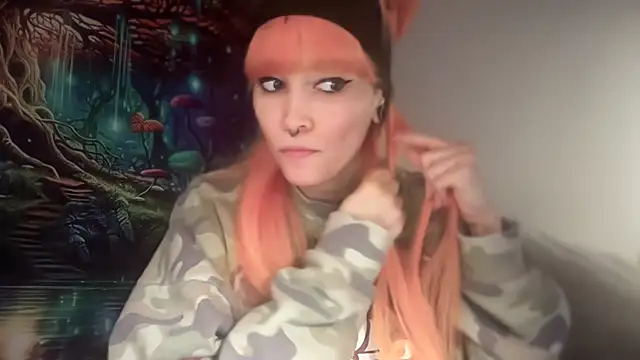 Snapshot of FRRANNKIE chatting on February 1, 2026, 12:58 pm FRRANNKIE online show from February 1, 2026, 12:58 pm